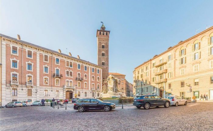 Piazza Medici Square & Torre Troyana Asti